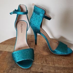 Zigi Soho Green Satin Rhinestone Embellished Heels Size 8
